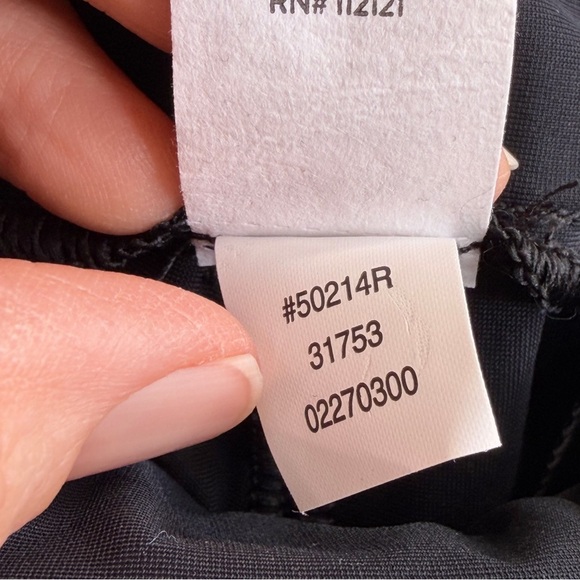 SPANX | NWT 10" Sunshine Shorts Pull-on Bermudas - Picture 10 of 12